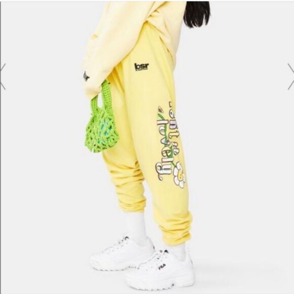 New  Yellow Jogger Sweat Pant by Samii Ryan Flower & Bee Graphic Size Small - Picture 10 of 10